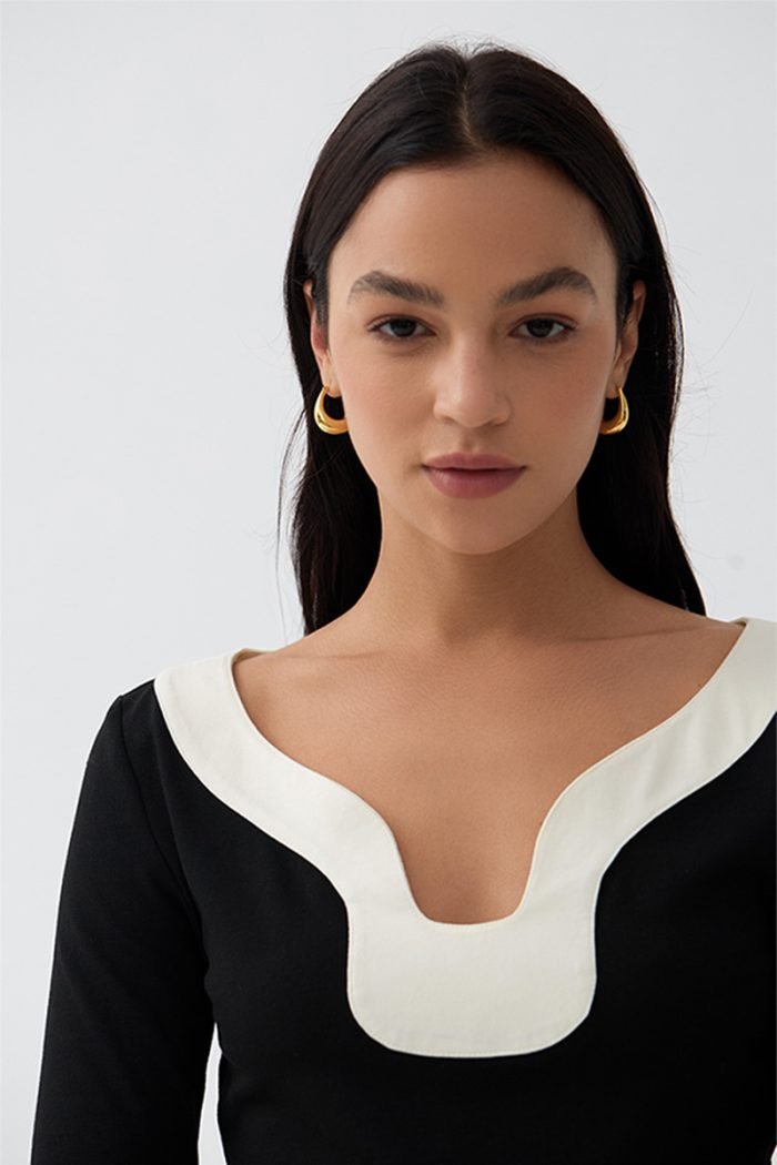 U-shaped minimalist earrings