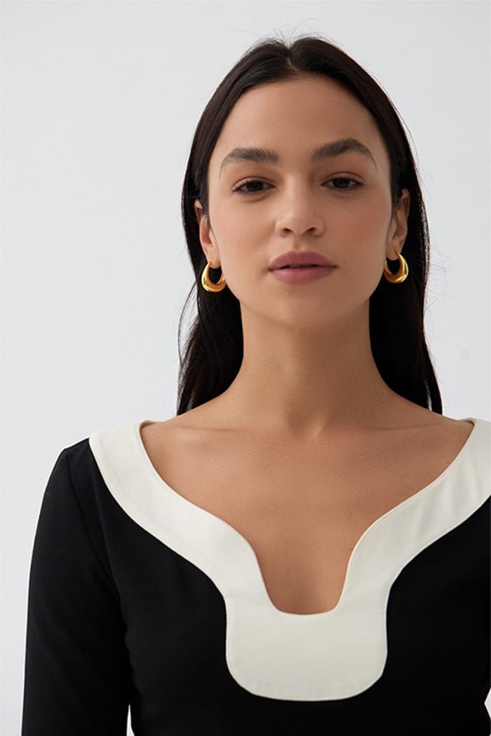 U-shaped minimalist earrings