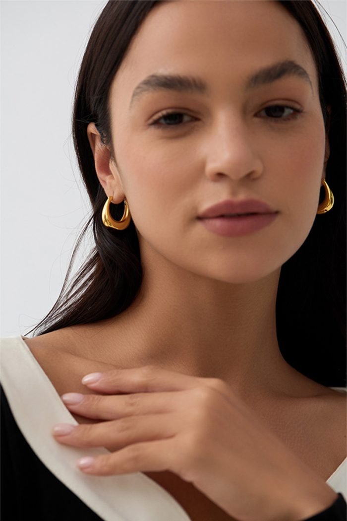 U-shaped minimalist earrings