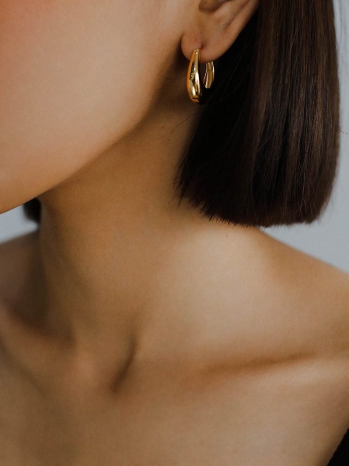 U-shaped minimalist earrings