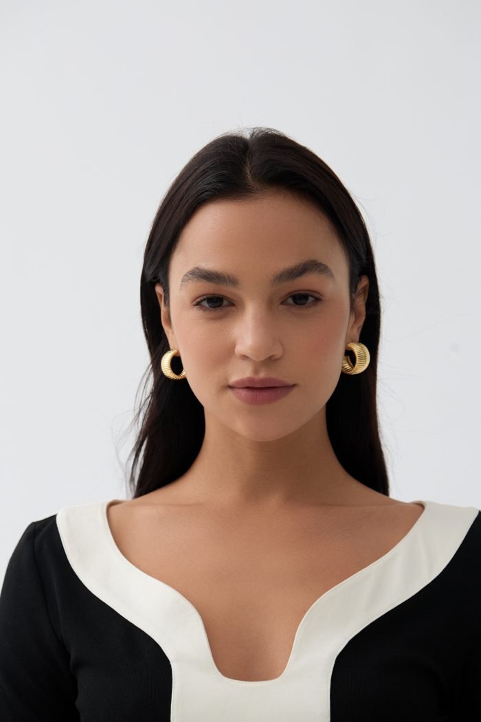 Embossed texture delicate hoops