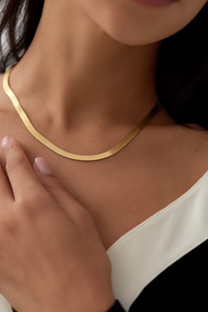 Antique gold quality snake necklace