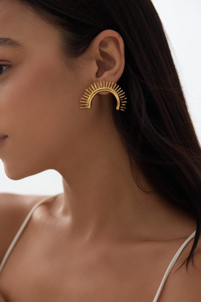 Vintage design sunflower stud Sun goddess vintage design sunflower stud