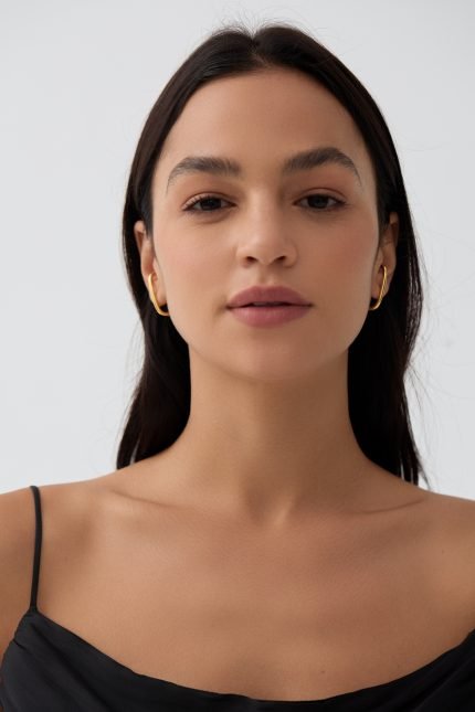 Niche design gold wire simple earring