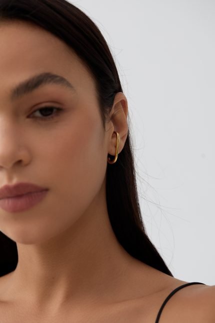 Niche design gold wire simple earring