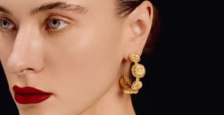 Rigato engraved Fireworks C-hoop earrings